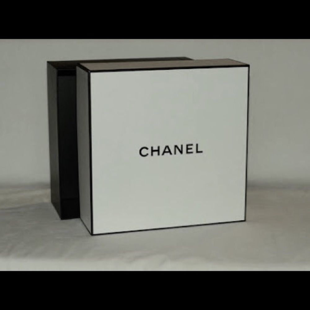 CHANEL box
